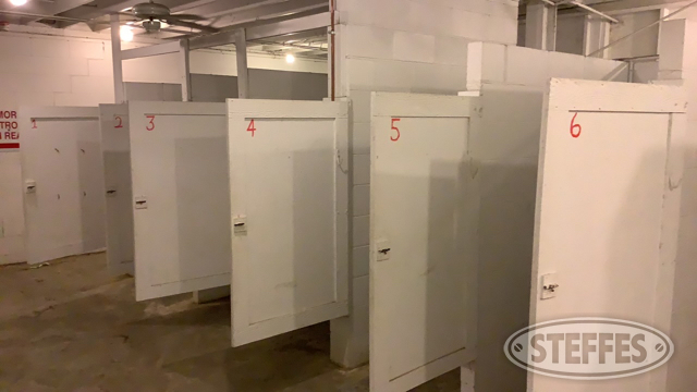 (6) Toilets & Toilet Paper Dispensers